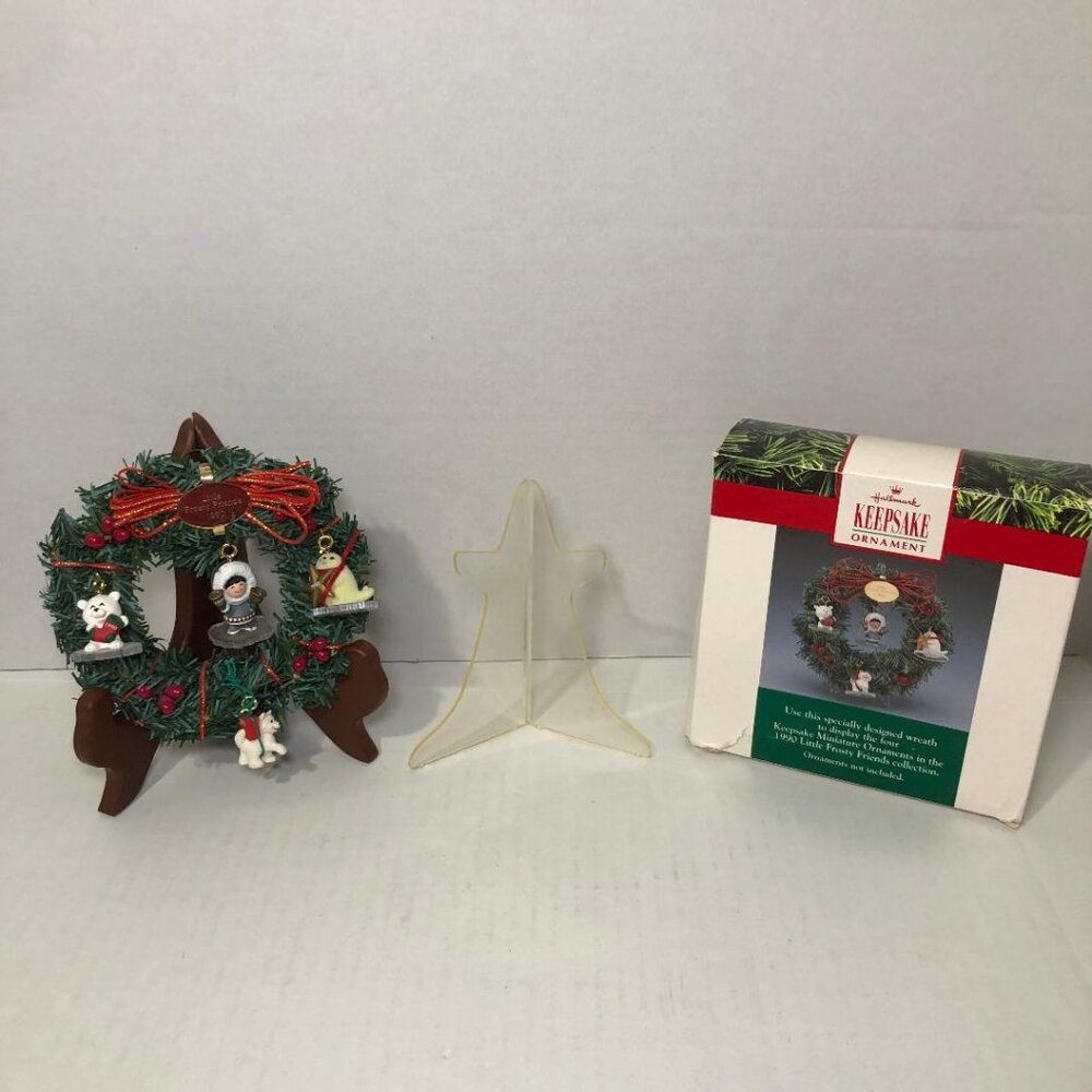 Hallmark Keepsake Ornament Memory Wreath & 4 Little Frosty Friends Vintage 1990